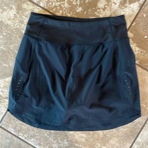 Athleta Run With It 16" skort